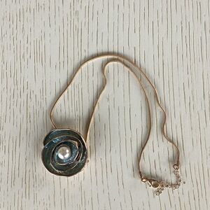 Beautiful necklace with Perl, adjustable length